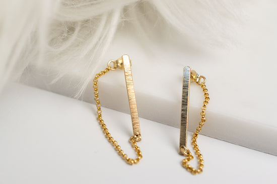 Rae Bar Earrings